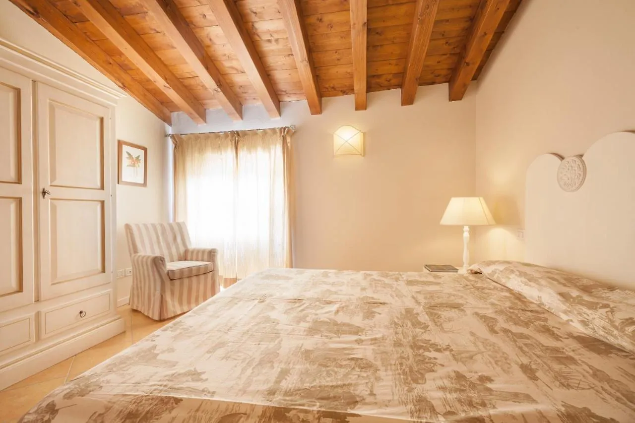 *** מלון דירות סן פליס דל בנאקו Residence Villa Antica Torre איטליה