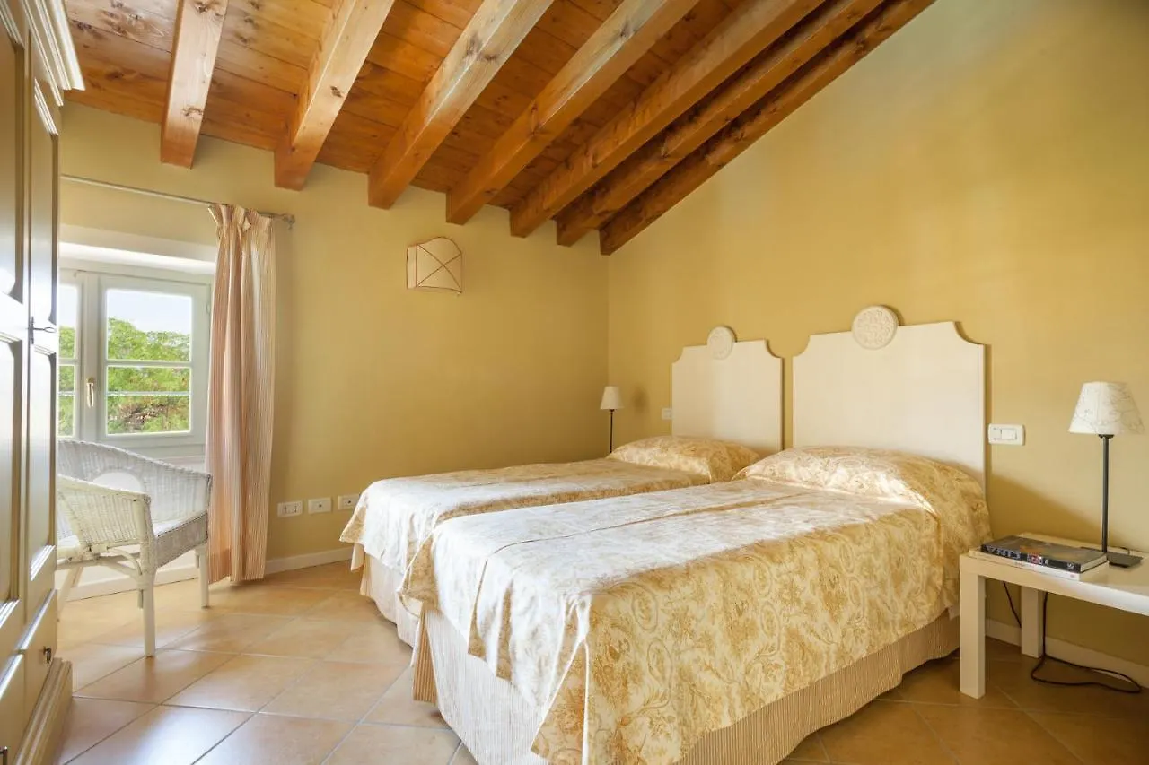 Residence Villa Antica Torre San Felice del Benaco 3*,  Italy