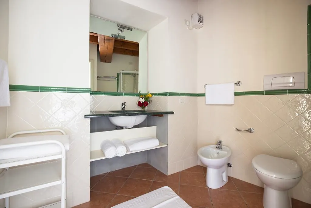 Residence Villa Antica Torre San Felice del Benaco 3*,